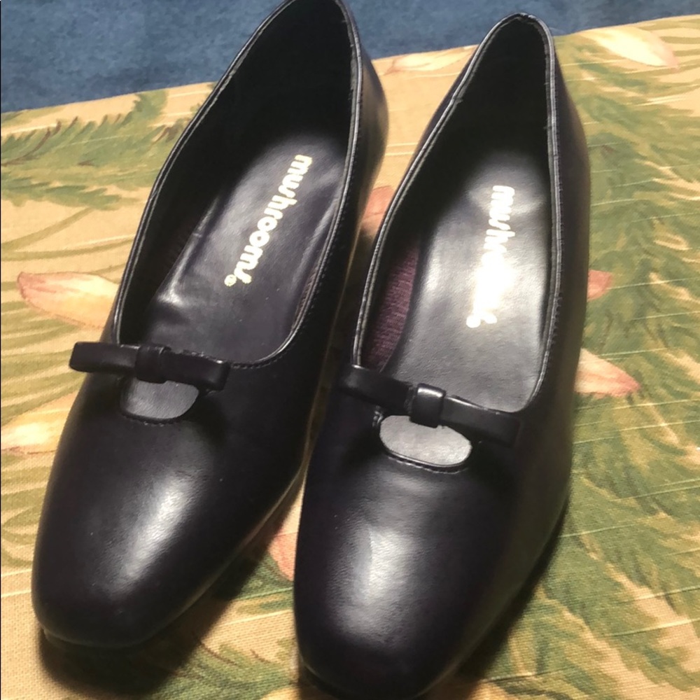 Next door neighbor selling whole shoe collection